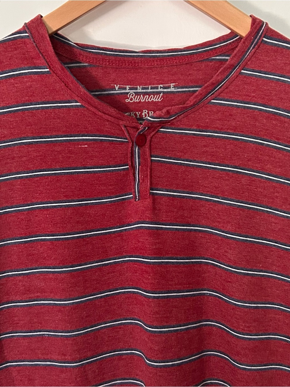 Lucky Brand Venice Burnout NWT Men’s Size L Short Sleeve Notch Neck Tee